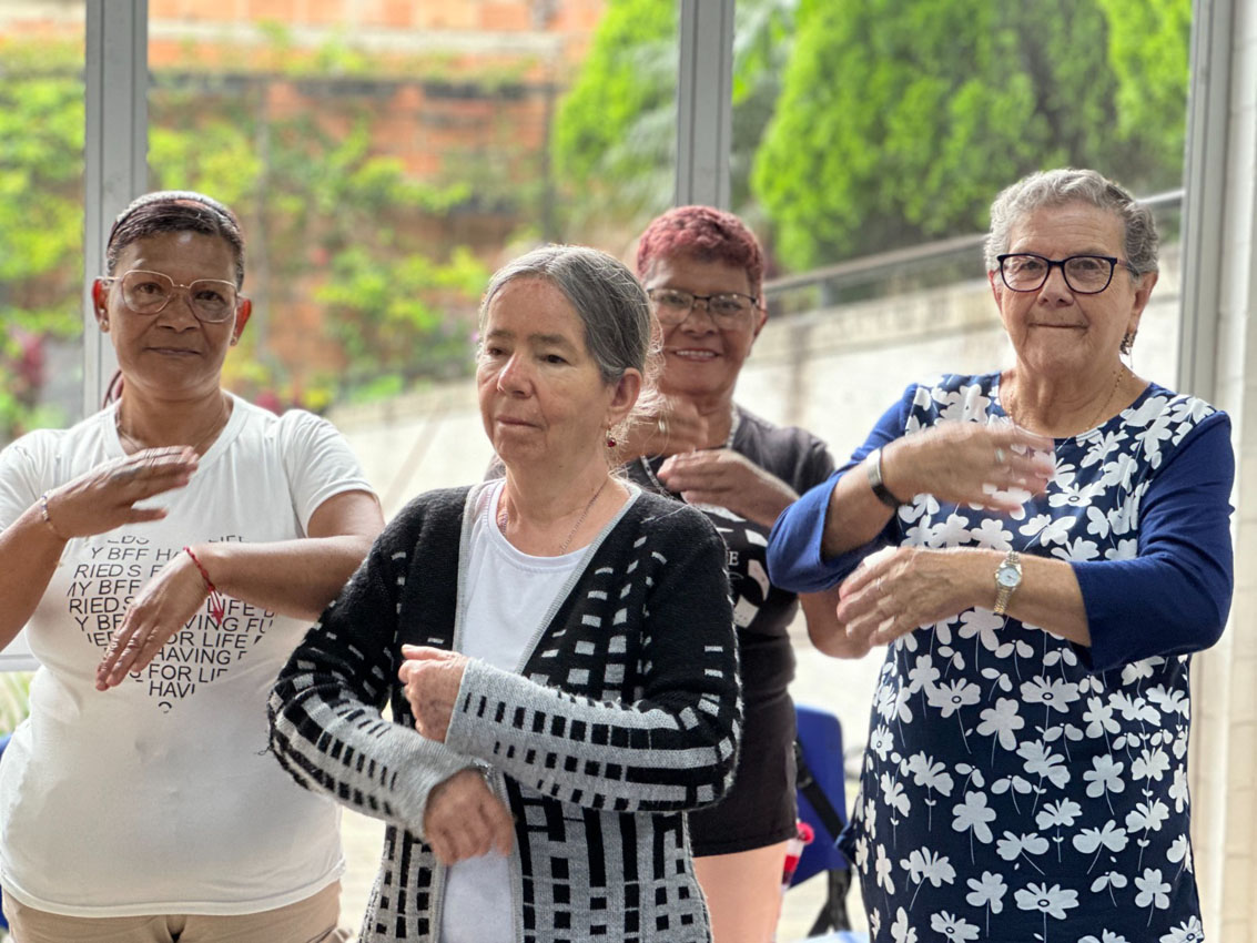 Imagen cuidadoras de personas mayores (3)