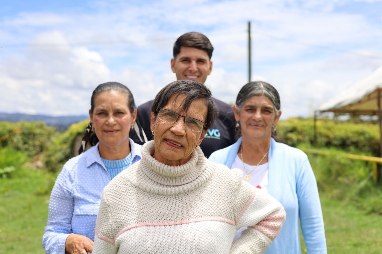 Imagen cuidadoras de personas mayores (7)