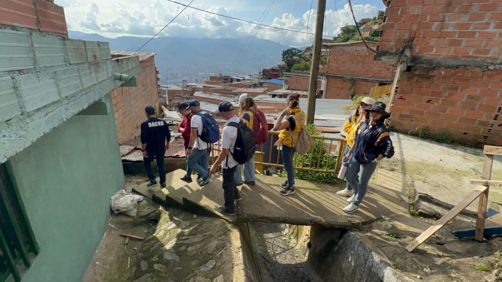 Imagen habitantes de zonas de alto riesgo de Medellín inversión