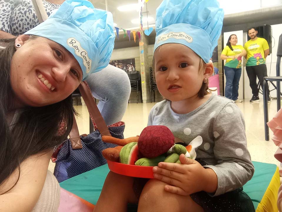 Lina Johana Bedoya Restrepo con su hija Imagen Lina Johana Bedoya Restrepo con su hija