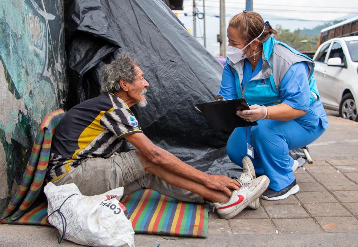 Atención integral y resocialización de la población habitante de calle Atención integral y resocialización de la población habitante de calle