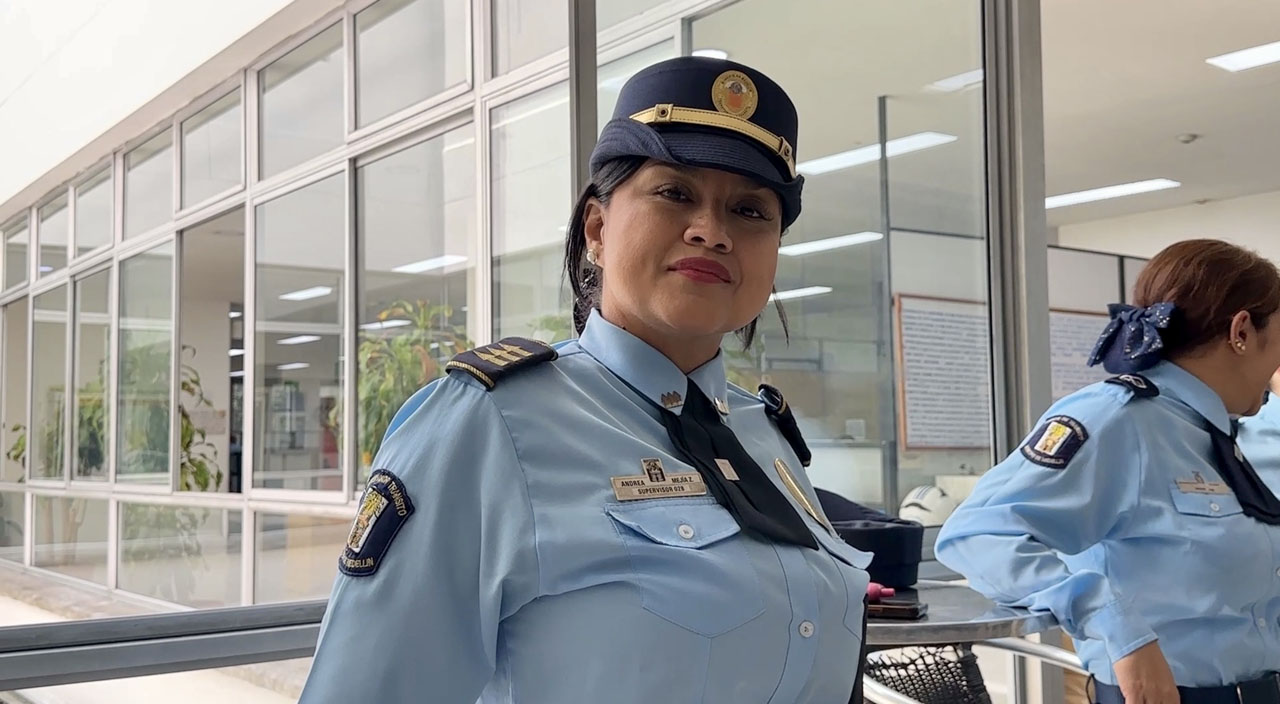 Catalina Mejía agente de tránsito