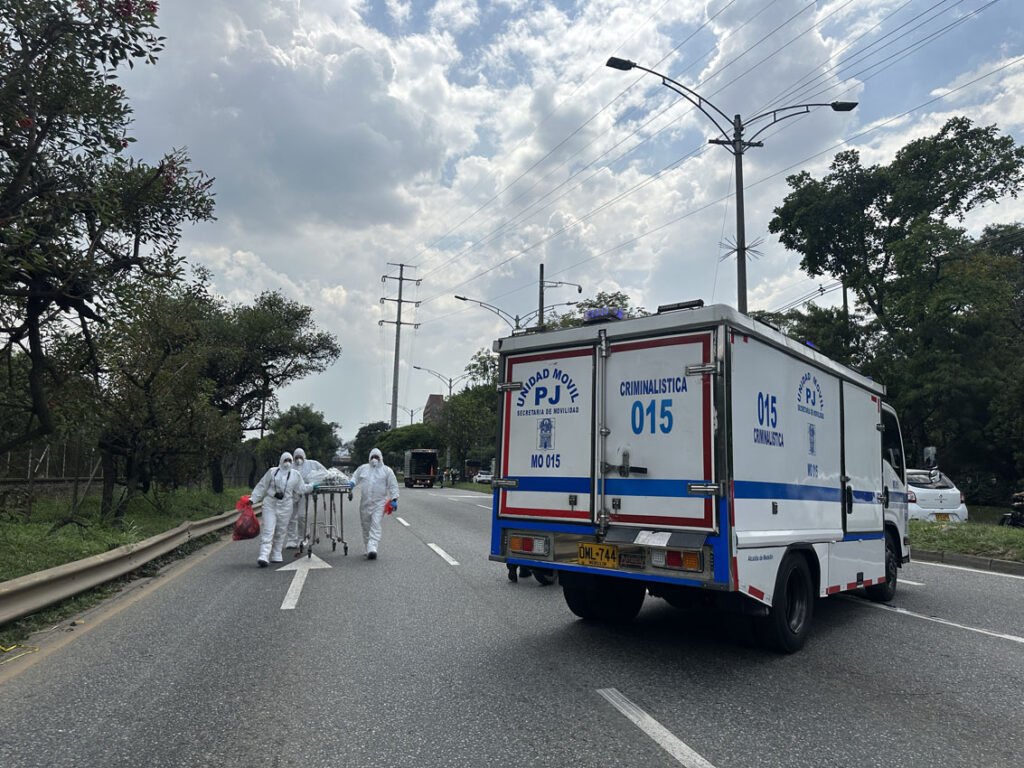 FOTO 21 Catalina Mejía agente de tránsito