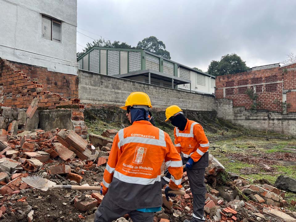 IMagen obras del megacolegio Conrado González (1)