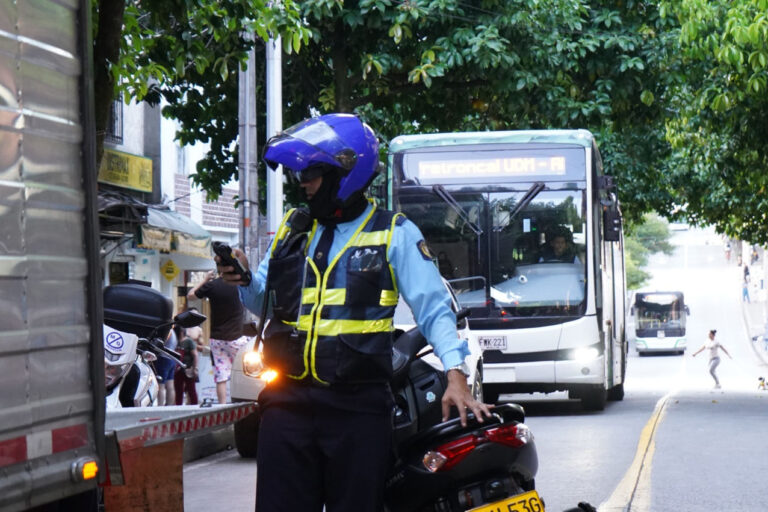 Imagen Agentes de tránsito, movilidad (3)
