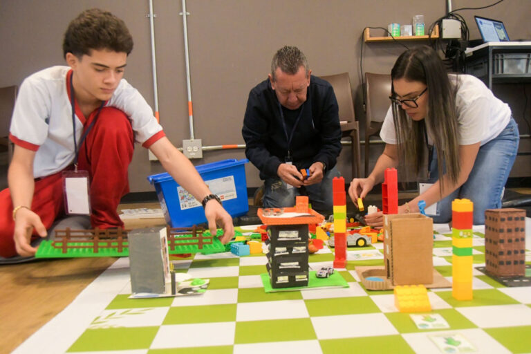 Imagen Docentes de Medellín acceden a apoyo del Distrito para realizar estudios de posgrado (1)