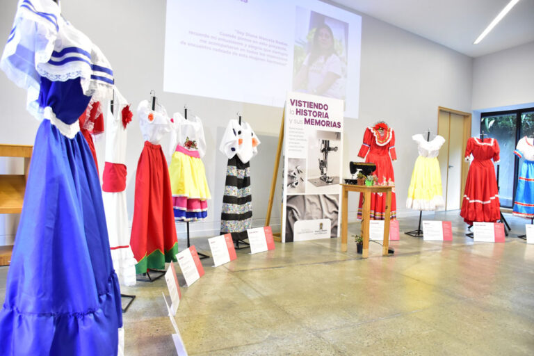 Imagen El Museo Casa de la Memoria de Medellín exhibe las creaciones textiles de mujeres víctimas del conflicto armado (2)