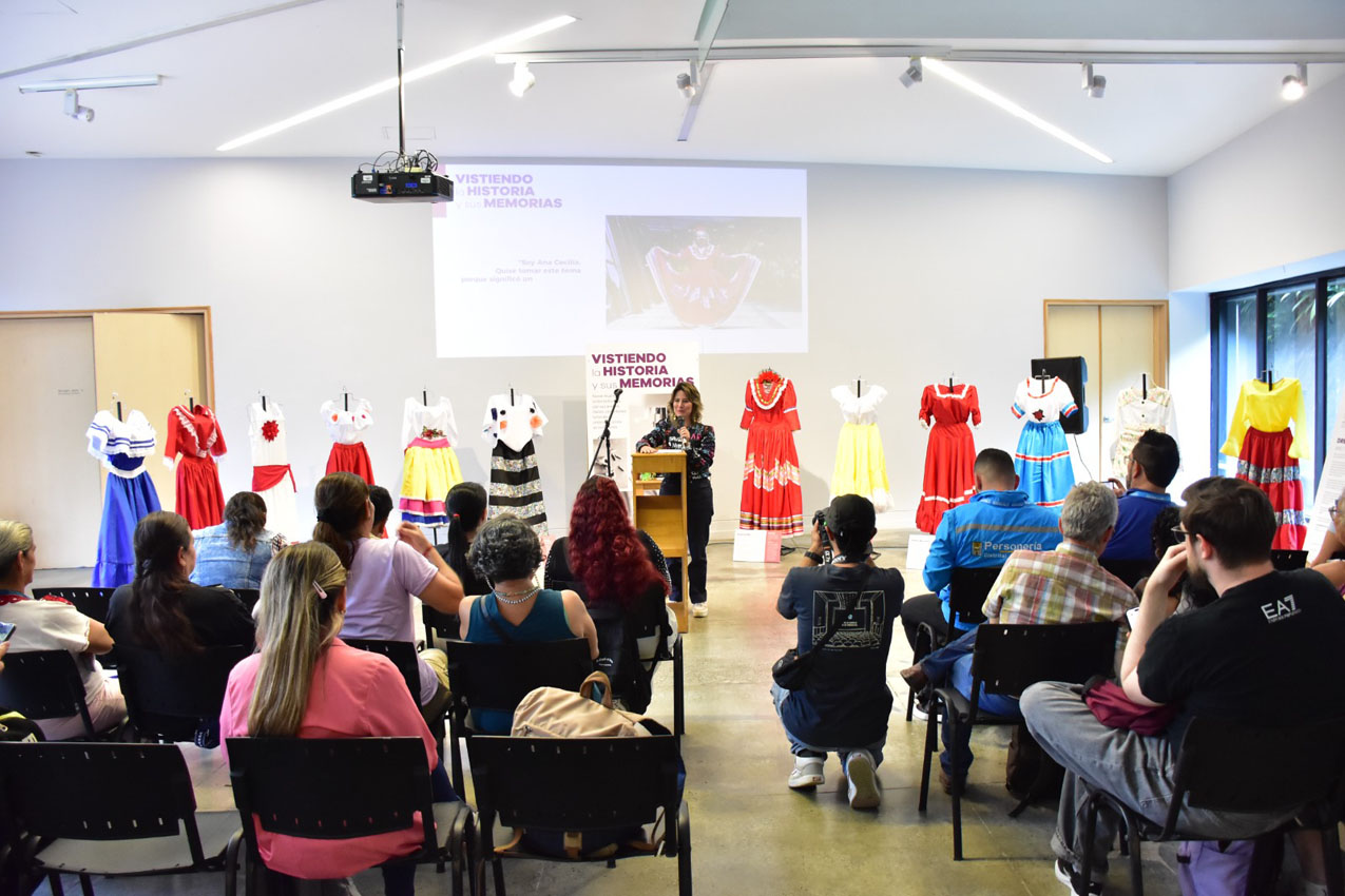 Imagen El Museo Casa de la Memoria de Medellín exhibe las creaciones textiles de mujeres víctimas del conflicto armado (5)