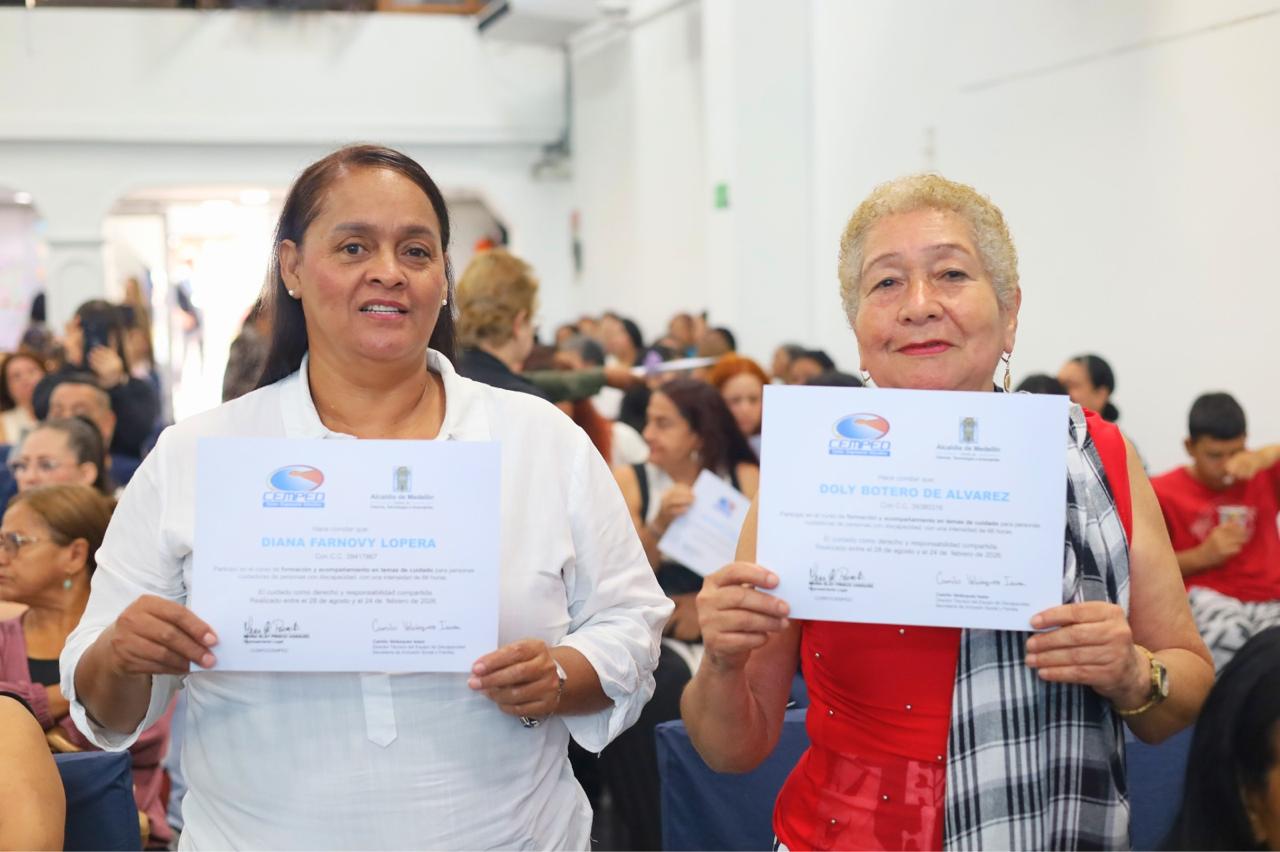 Imagen cuidadores de personas con discapacidad fueron certificados (1)