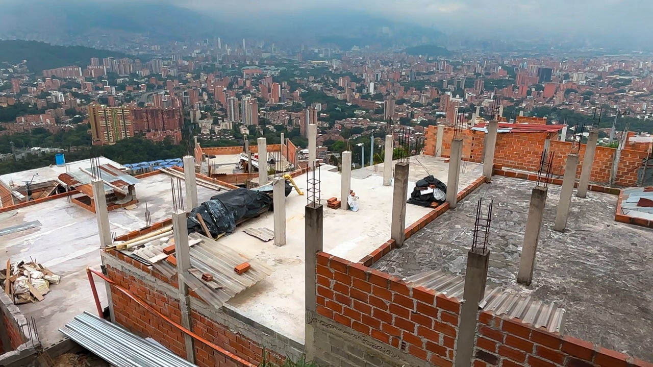 Imagen de construcción en una comuna