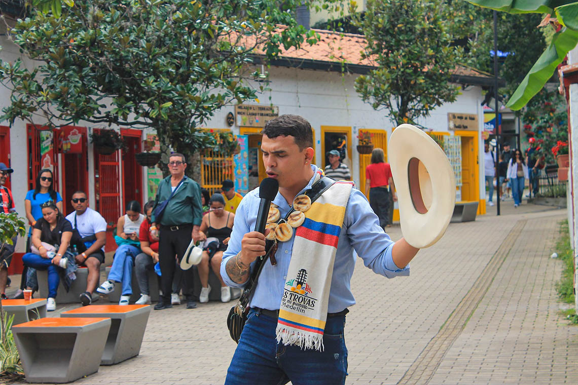 Imagen de trovador en el Pueblito Paisa