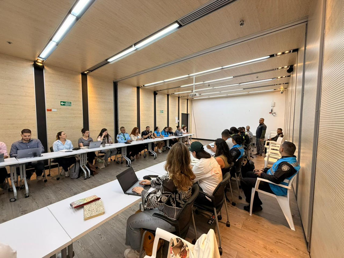 Imagen derechos de todas las mujeres en Medellín (2)