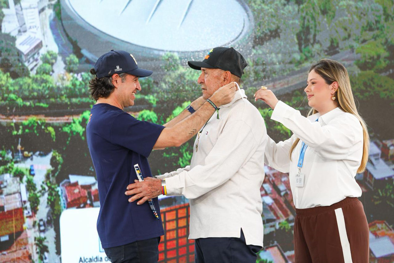 Imagen homenaje a Martín Emilio Cochise Rodríguez y anunció obras de renovación en el velódromo (3)