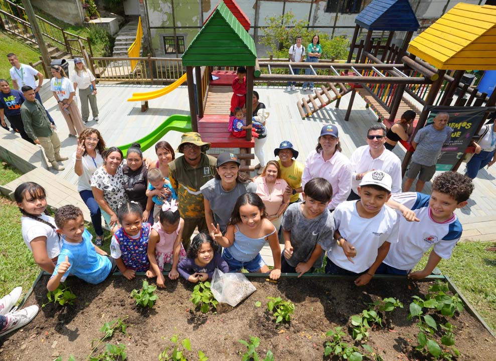 Parque recuperado Imagen parque de Medellín fue recuperado para que niñas, niños y familias (1)