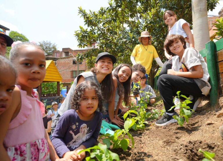 Imagen parque de Medellín fue recuperado para que niñas, niños y familias (1)