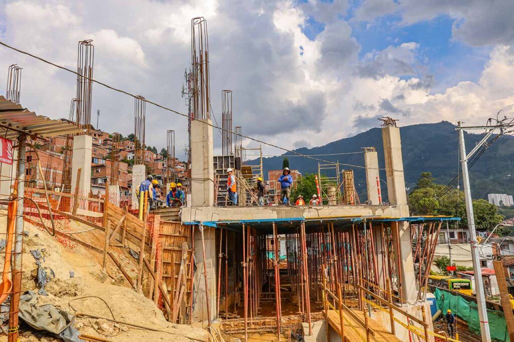 Mujeres que construyen ciudad | Obras en Buen Comienzo La Libertad