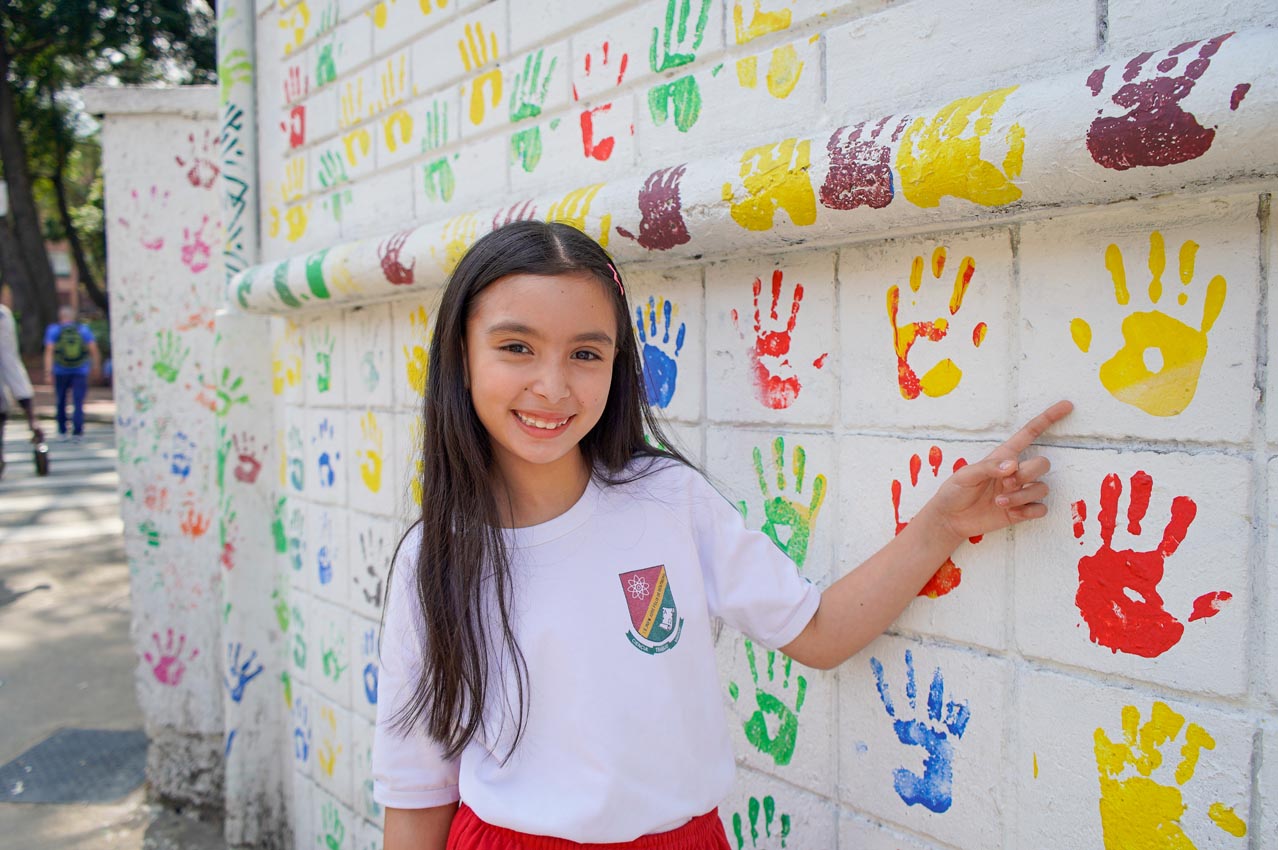 Salomé Yepes y el Mural en el INEM