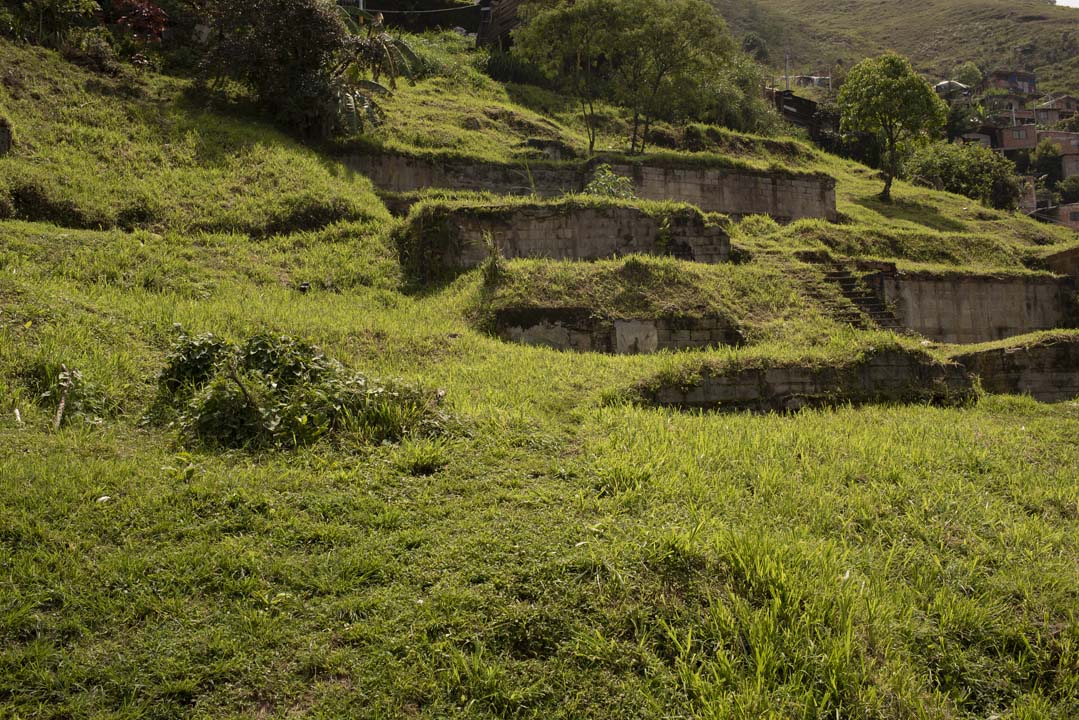 I.E. Rodrigo Lara Bonilla C3 27-02 Versalles6