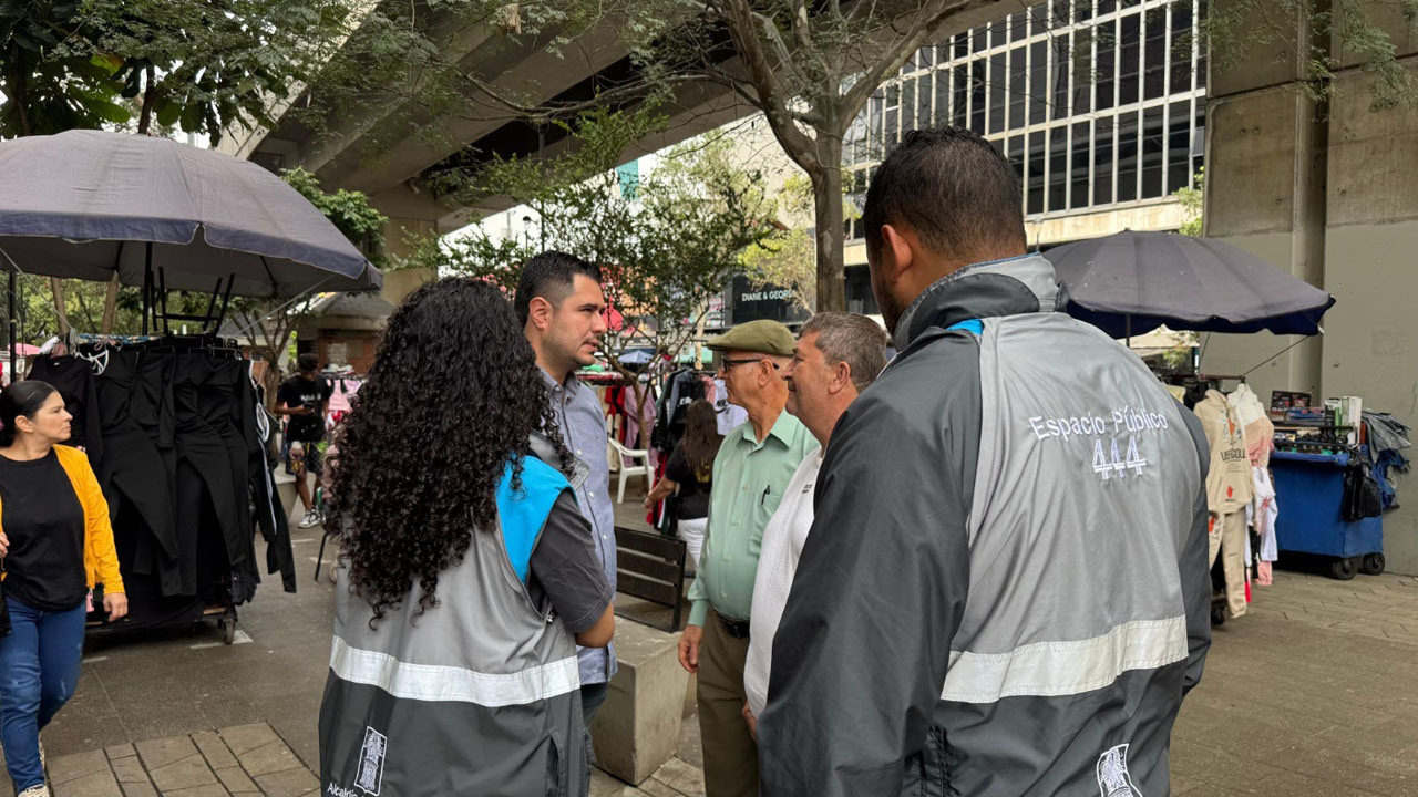 Imagen 160 vendedores informales reubicados por obras de renovación urbana (5)