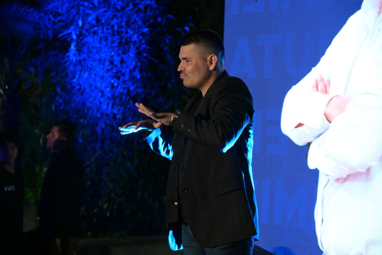 Imagen Emprendedor sordo triunfa en StartCo con premio tecnológico (3)