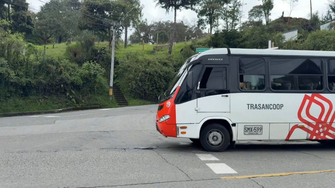 Imagen Habitantes de Santa Elena tienen una nueva ruta de transporte (1)