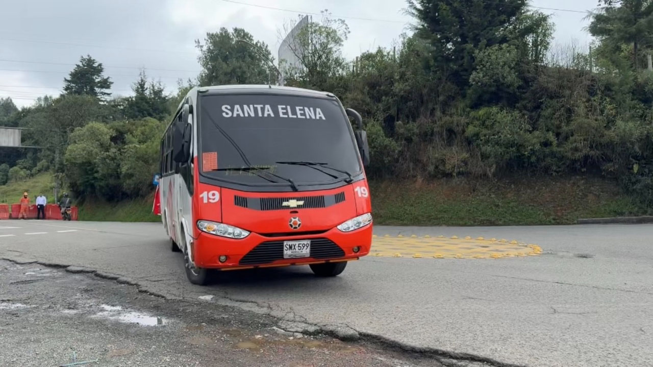 Imagen Habitantes de Santa Elena tienen una nueva ruta de transporte (4)