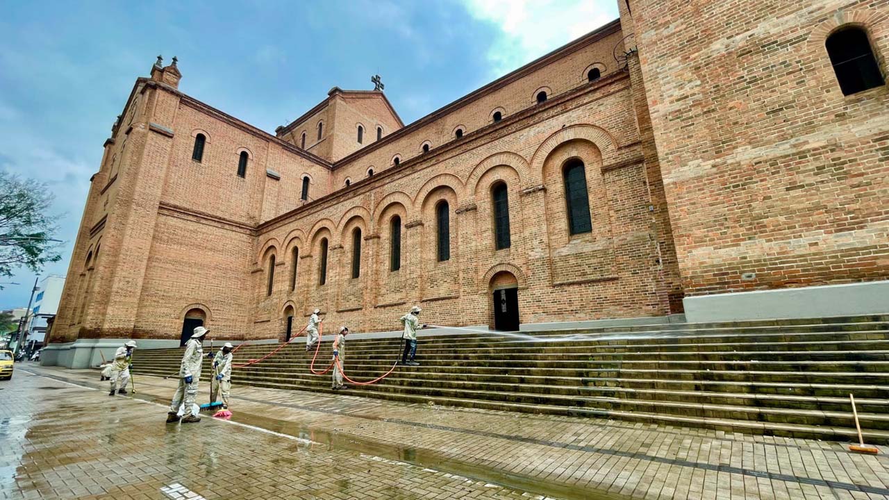 Imagen Medellín embellece sus templos emblemáticos para Semana Santa (1)