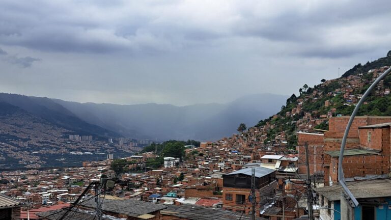 Imagen Medellín ordena su crecimiento para reducir riesgos
