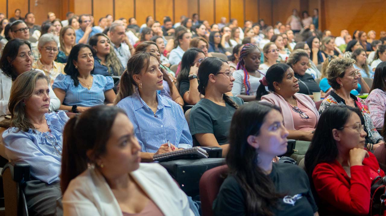 Imagen convocatoria para reconocer experiencias que promueven la salud en Medellín (1)