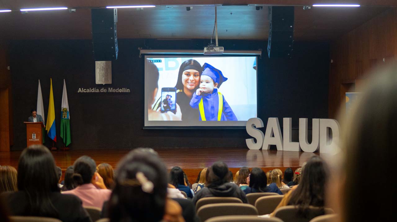 Imagen convocatoria para reconocer experiencias que promueven la salud en Medellín (1)