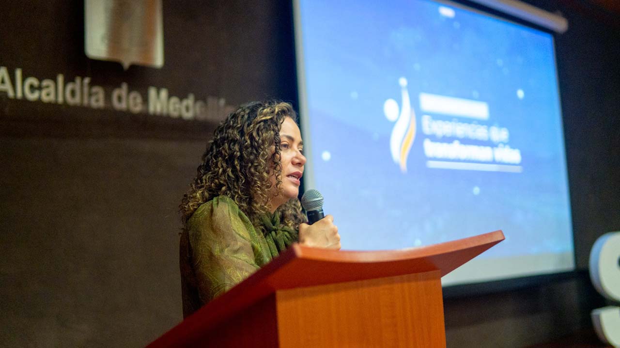 Imagen convocatoria para reconocer experiencias que promueven la salud en Medellín (1)