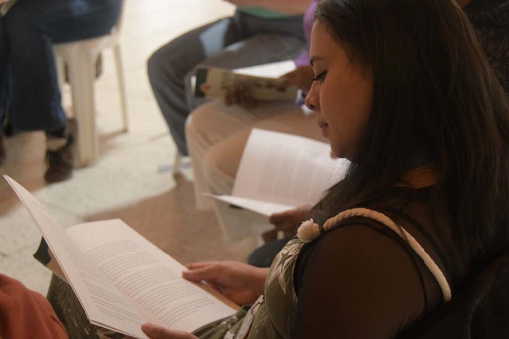 Imagen el hábito de la lectura en el campo (1)