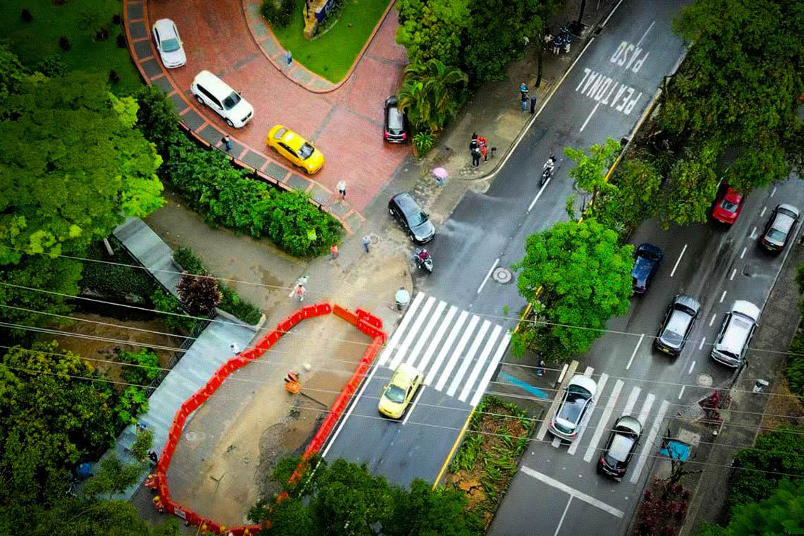 Imagen panorámica de arreglo de vía en Avenida de El Poblado