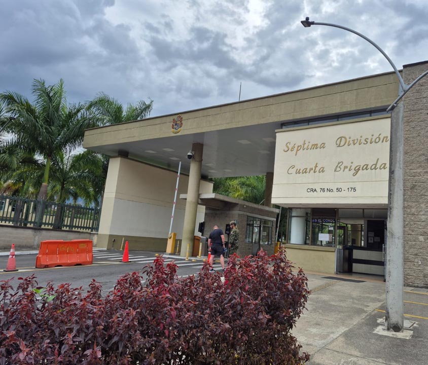 Imagen soldados de la Cuarta Brigada del Ejército se gradúan de bachilleres ENTRADA