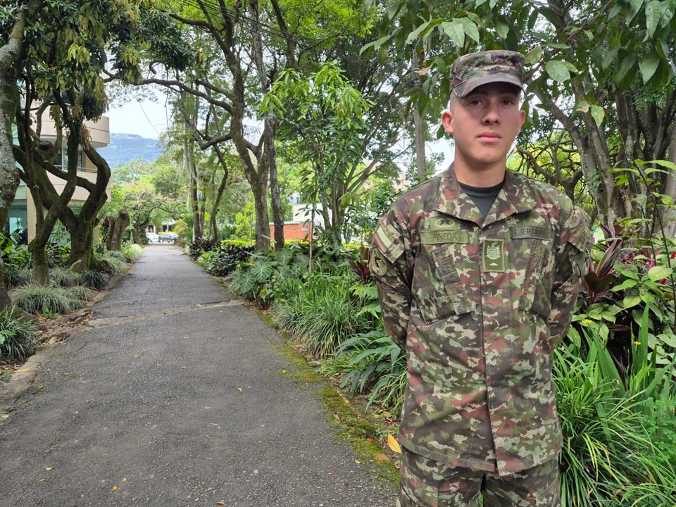Imagen soldados de la Cuarta Brigada del Ejército se gradúan de bachilleres PINEDA