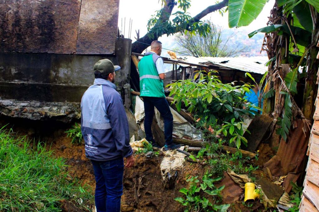 Imagen temporada de lluvias, Distrito lleva mensaje de prevención a los territorios más vulnerables (1)