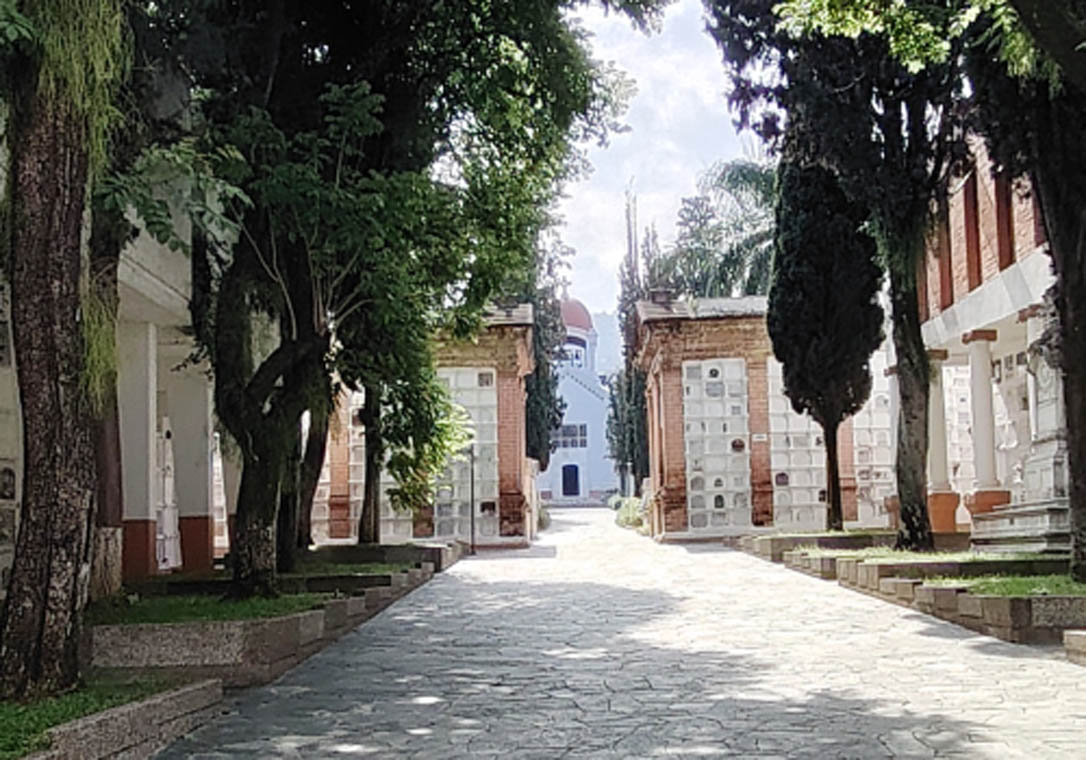 Foto panorámica del Museo Cementerio San Pedro 3