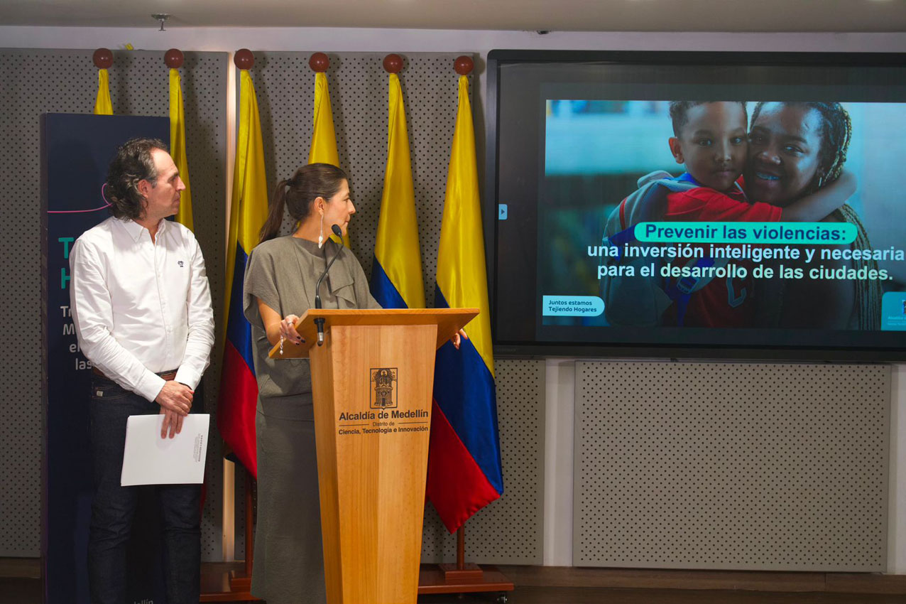 Imagen Alcalde de Medellín Federico Gutiérrez y primera dama Margarita Gómez(3)