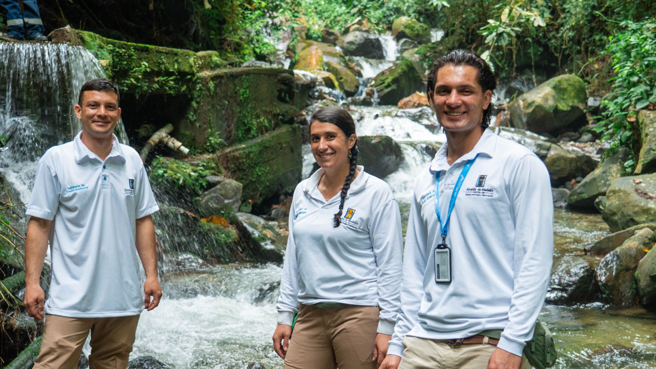 Medellín refuerza las acciones para proteger cerros, quebradas y bosques Imagen Medellín refuerza las acciones para proteger cerros, quebradas y bosques (6)