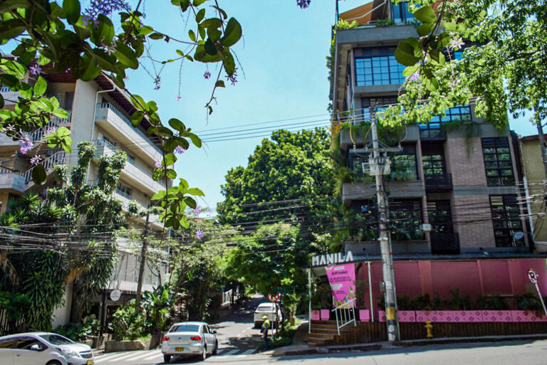 Imagen de calle del barrio Manila El Poblado