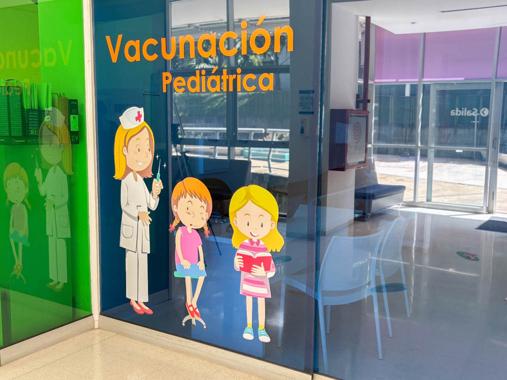 Imagen de puesto de vacunación pediátrica
