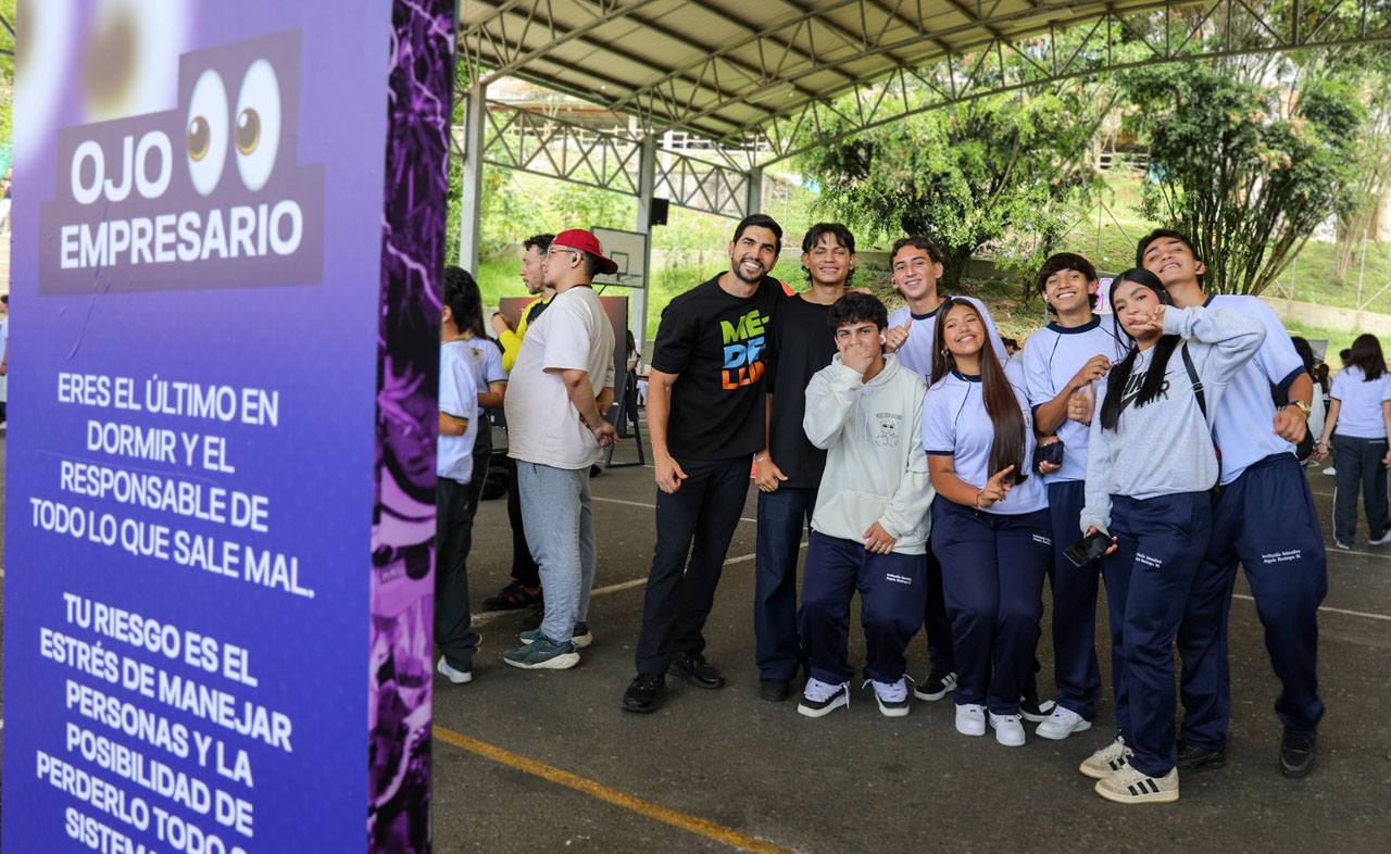 Imagen estudiantes recibirán orientación para definir su siguiente paso luego de culminar el colegio (1)