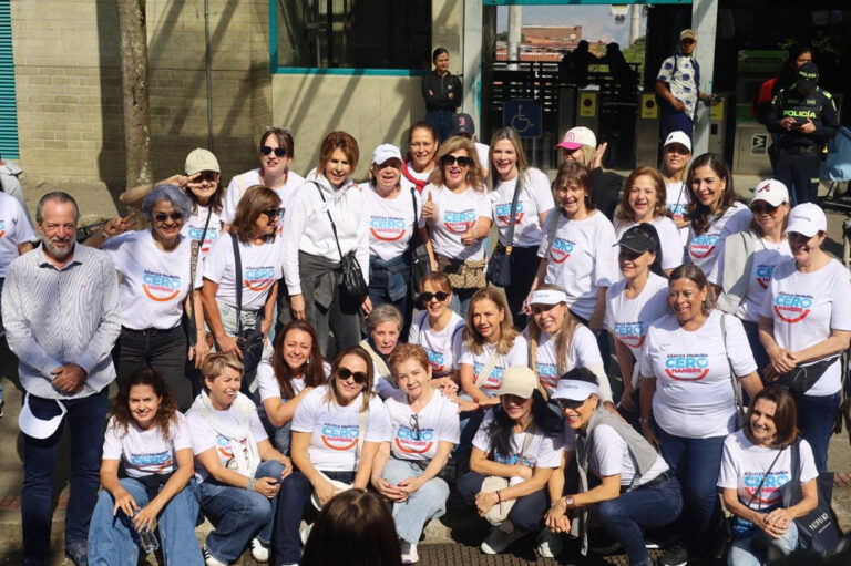Imagen mujeres que apoyan la Alianza Medellín Cero Hambre (6)