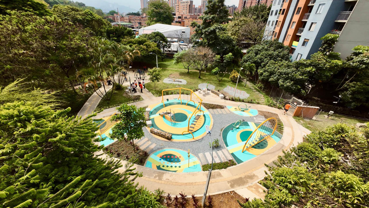 Imagen panorámica de parque infantil