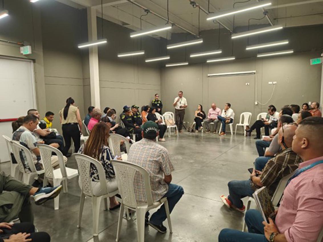 Encuentro con comerciantes Encuentro con comerciantes