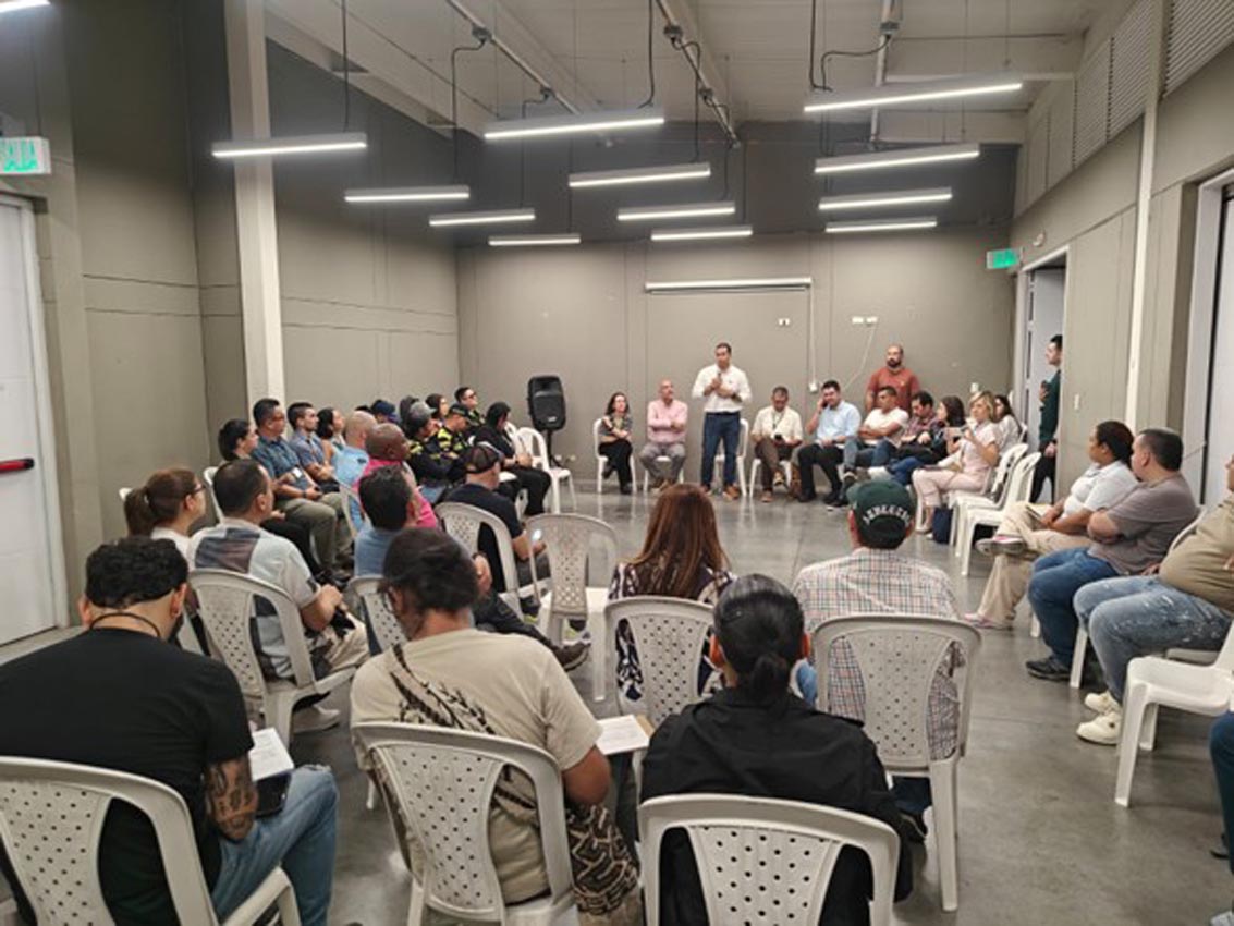 Encuentro con comerciantes