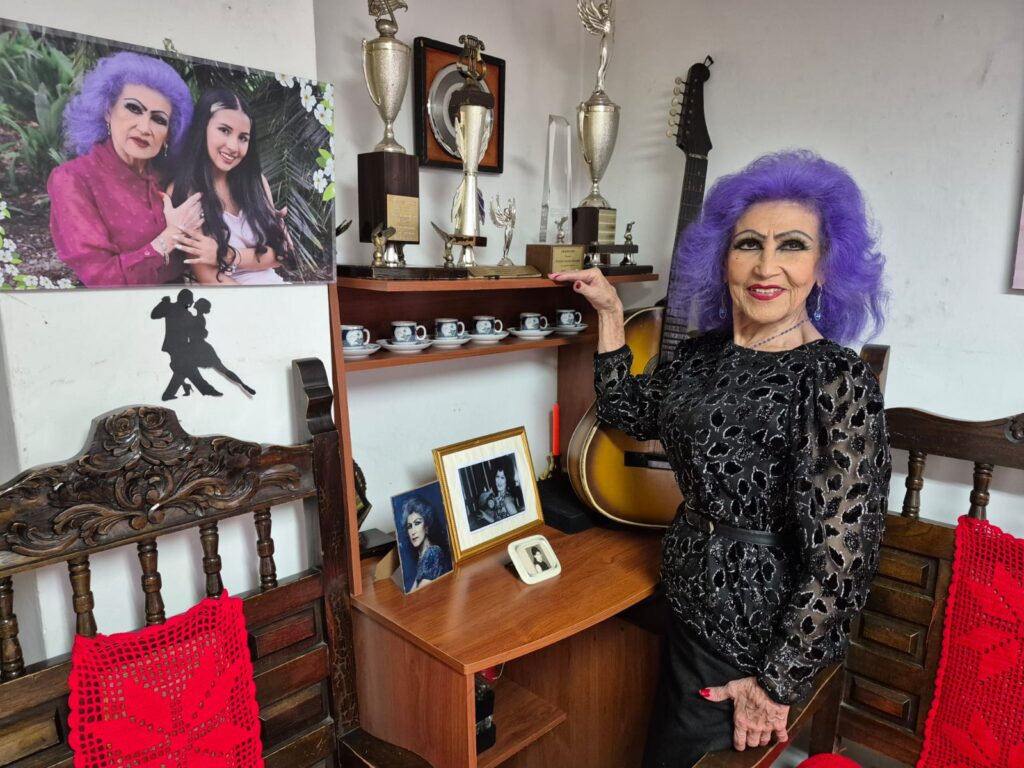 BISNIETA 93 años