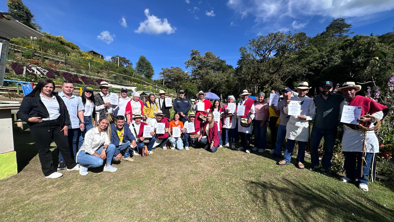 Imagen 20 fincas silleteras fueron certificadas contra desastres (1)