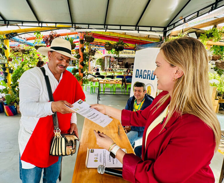 Imagen 20 fincas silleteras fueron certificadas contra desastres (2)