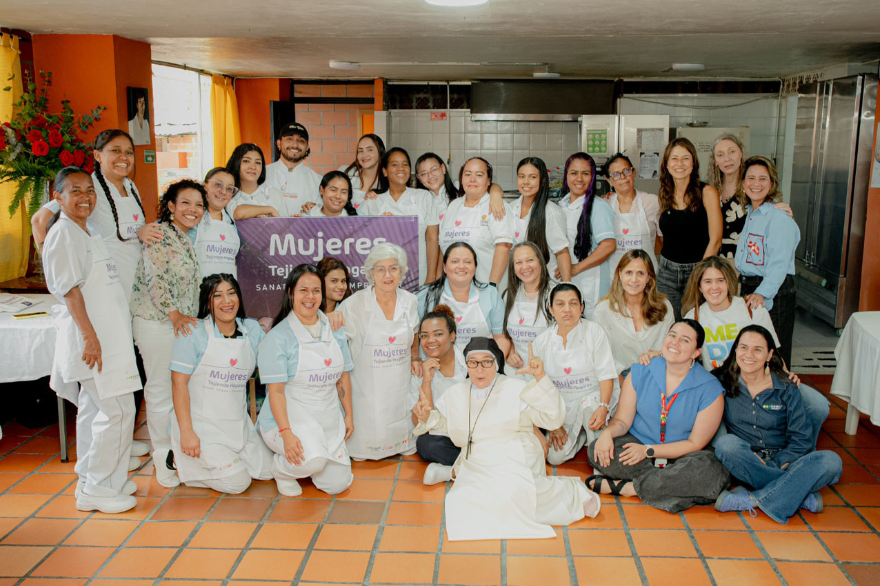 Mujeres cabeza de hogar adquieren habilidades para sus proyectos de vida Imagen Mujeres cabeza de hogar adquieren habilidades para sus proyectos de vida (2)